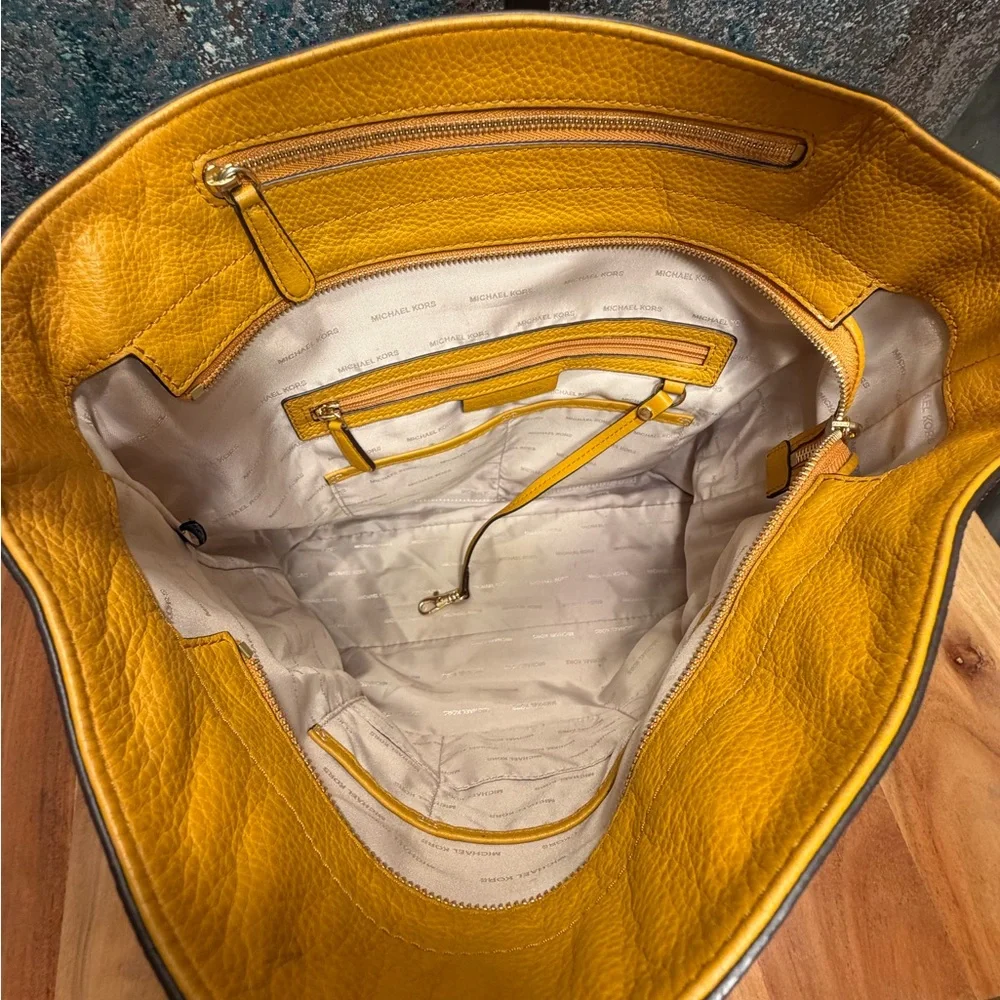 NWOT Michael Kors Boho Brooklyn Large Leather Shoulder Bag Shade Marigold/Cider - Picture 7 of 14